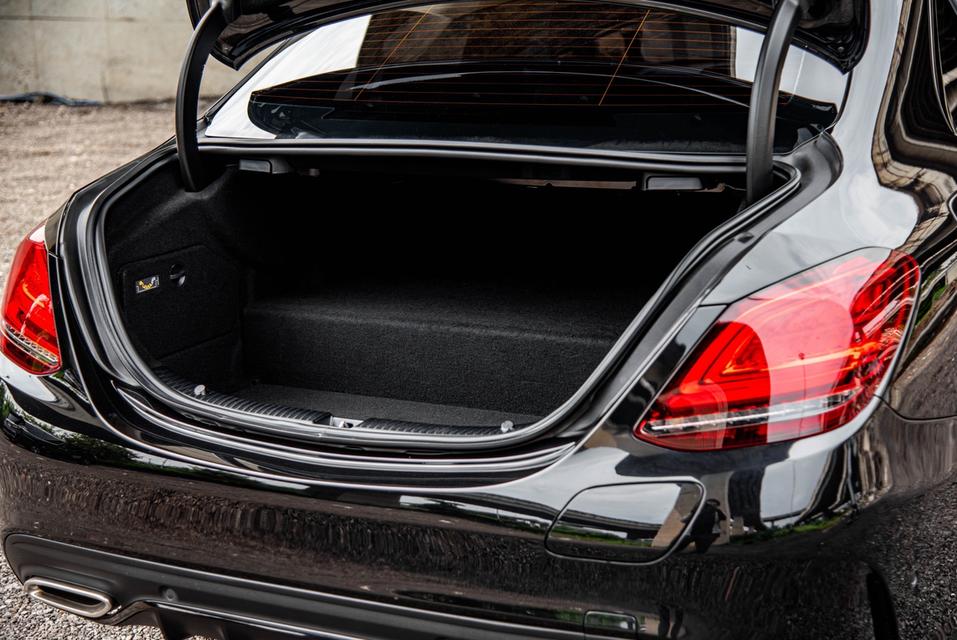 Mercedes-Benz C300e 2.0 AMG Sport W205 AT 2023ไมล์ 116,xxx km. !!! ราคาพิเศษ 799,000 บาท รูปที่ 8