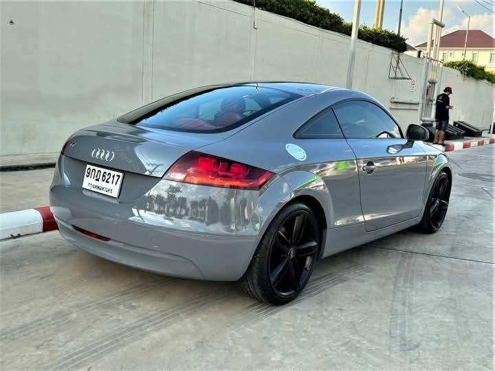 Audi TT สีเทา 2