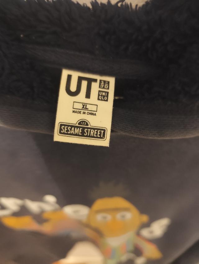 เสื้อสเวตเตอร์  Uniqlo Sesame Street Ernie & Bert Pullover Hoodi รูปที่ 6