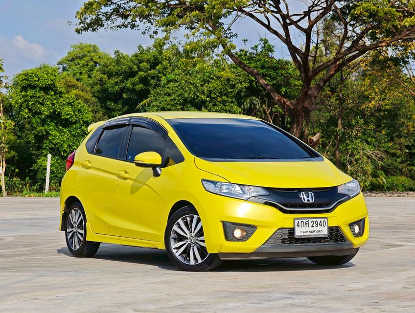 HONDA  JAZZ GK 1.5 SV Top Y2015. สีเหลือง ออโต้ 