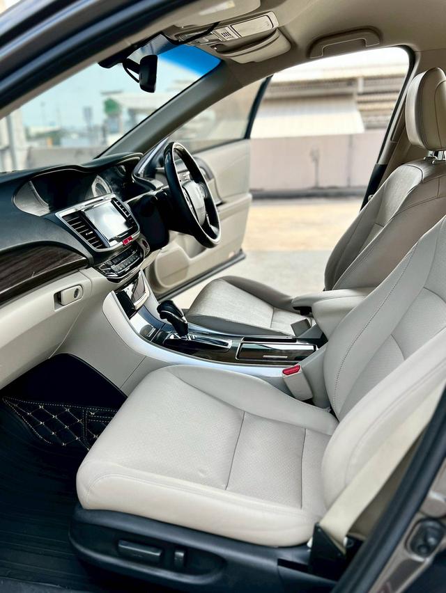 Accord 2.4 EL Navi ปี 2017 รถมือเดียวป้ายแดง ออกห้างป้ายแดง รูปที่ 8