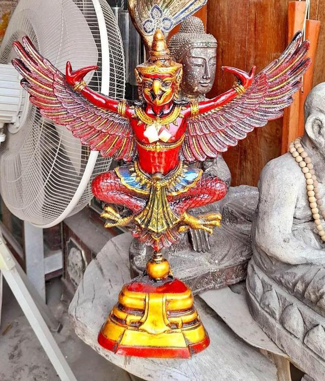 พญาครุฑ องค์ลอย ครุฑตั้งโต๊ะบูชา องค์ใหญ่ ขนาด50ซม