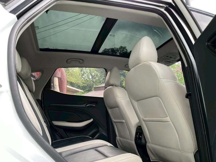  รถMG VS TOP 1.5 X SUNROOF AUTO ปี 2024 SUV สุดล้ำ ดีไซน์โฉบเฉี่ยว เทคโนโลยีจัดเต็ม  จุดเด่นไมล์แท้ 52,xxx โล ~เครื่องยนต์เบนซิน 1.5 Hybrid 13