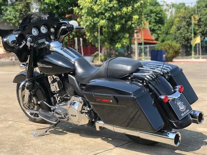 รถบ้านราคาเบาๆ Harley Davidson Street Glide 6