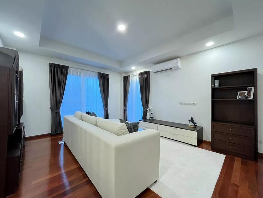 ให้เช่า บ้านเดี่ยว 3 ชั้น หรู ใกล้ MRT ห้วยขวาง เขตห้วยขวาง กรุงเทพฯ BRE25428 11