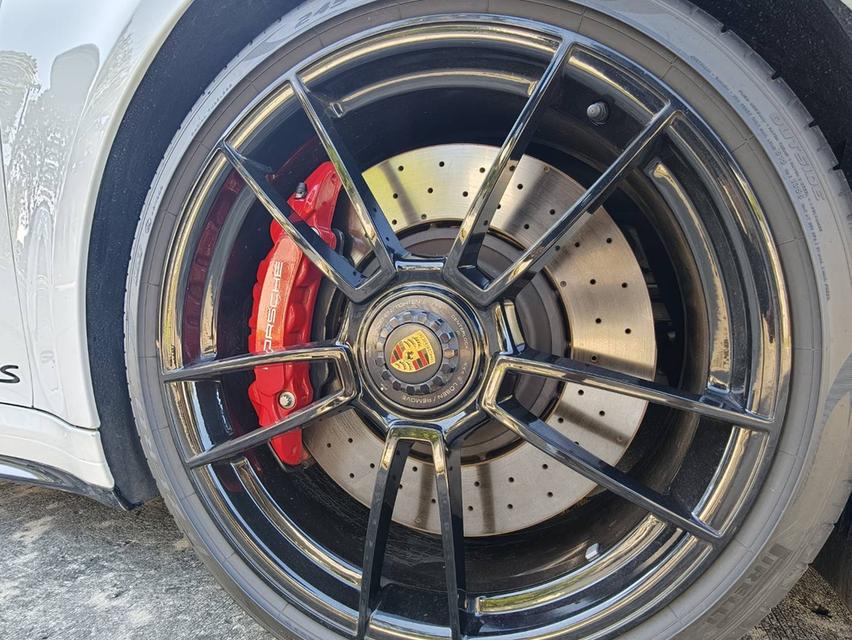 Purche 911 carrera4 GTS 11