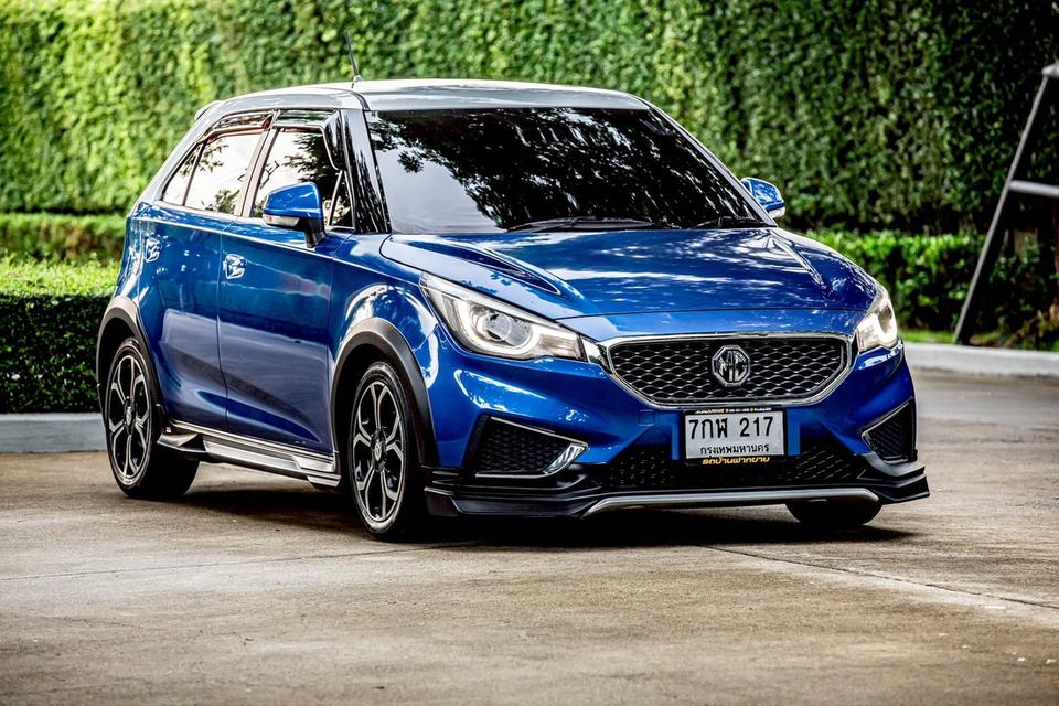 New MG 3 1.5X Sunloof ปี 2018 สีน้ำเงิน มือเดียวป้ายแดง