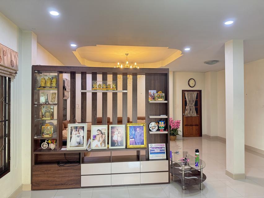 บ้าน 2 ชั้น 5 ห้องนอน 3 ห้องน้ำ หมู่บ้านสรรเสริญบายพาส 6