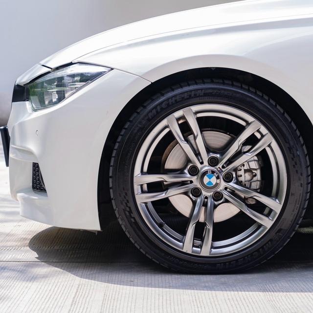 ✨ BMW 330e 2.0 M Sport (CKD) โฉม F30 จดปี 2017 Plug-in Hybrid ตัวท็อป M Sport รูปที่ 6
