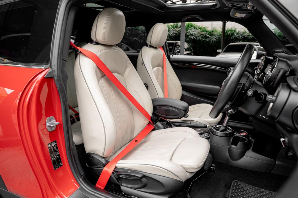 MINI Cooper S ปี 2015❤️‍🔥ตัวจี๊ดดเข้าใหม่! “𝐌𝐈𝐍𝐈 𝐂𝐨𝐨𝐩𝐞𝐫 𝐒” สีแดงเร้าใจ ราคาน่ารัก 5