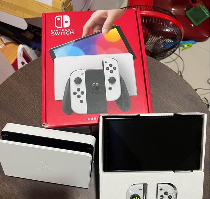 Nintendo Switch OLED ครบกล่อง 2