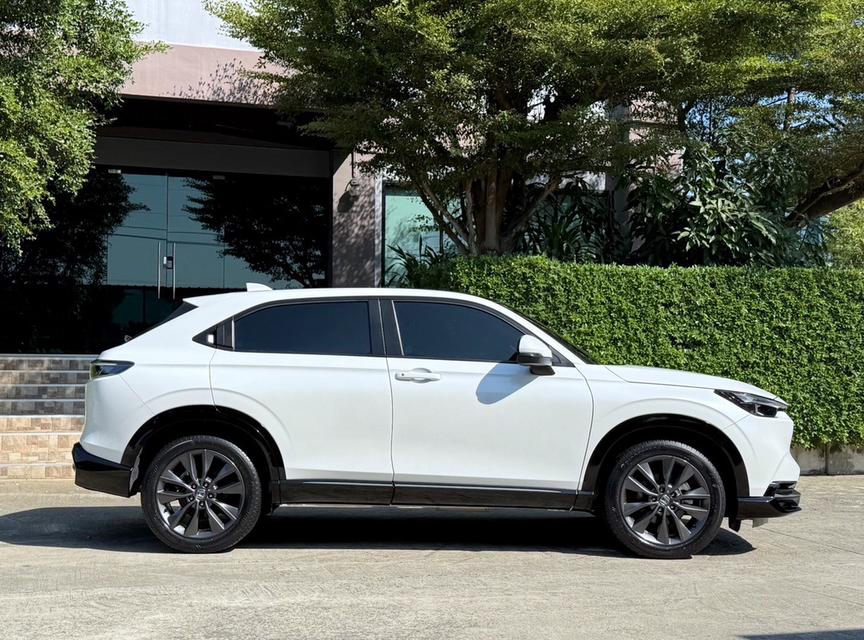 2023 HONDA HRV eHEV RS รถมือเดียว สภาพป้ายแดง วิ่งน้อยเพียง 40,000 กม รถไม่เคยมีอุบัติเหตุครับ รูปย่อยที่ 2