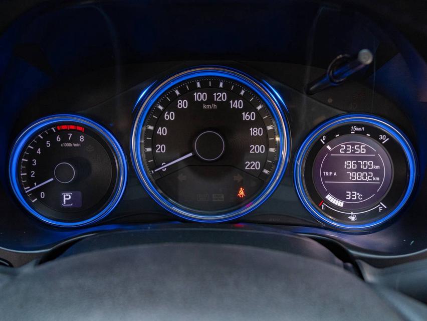 Honda City 1.5 V ปี 2015รับประกันเครื่องเกียร์หลังการขาย 3ปี 30000 KM. รูปที่ 5