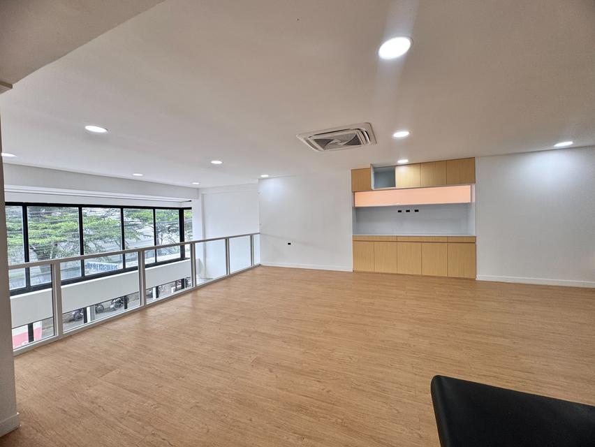 ให้เช่าพื้นที่ ชั้น 1 และชั้นลอย ทำเลเอกมัย ใกล้ BTS เอกมัย (N.1222) 20