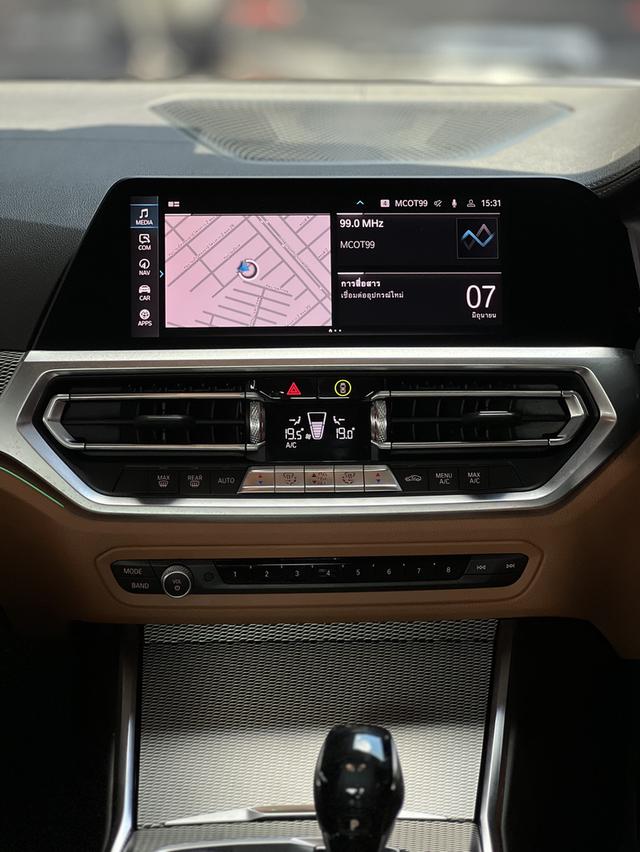 BMW 330e M Sport 9
