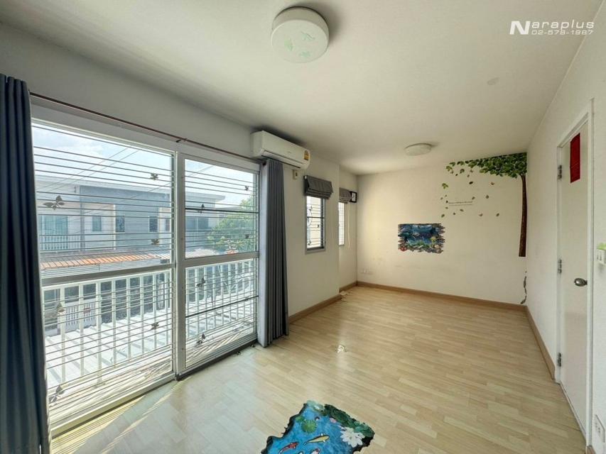 69030198 : ขายทาวน์เฮ้าส์ 2 ชั้น ขนาด 3 ห้องนอน บนที่ดิน 18.20 ตารางวา หมู่บ้าน เดอะคอนเนค ทางด่วนวัชรพล สายไหม บ้านสวย โครงการดี น่าอยู่ ในราคาคุ้มแส 13