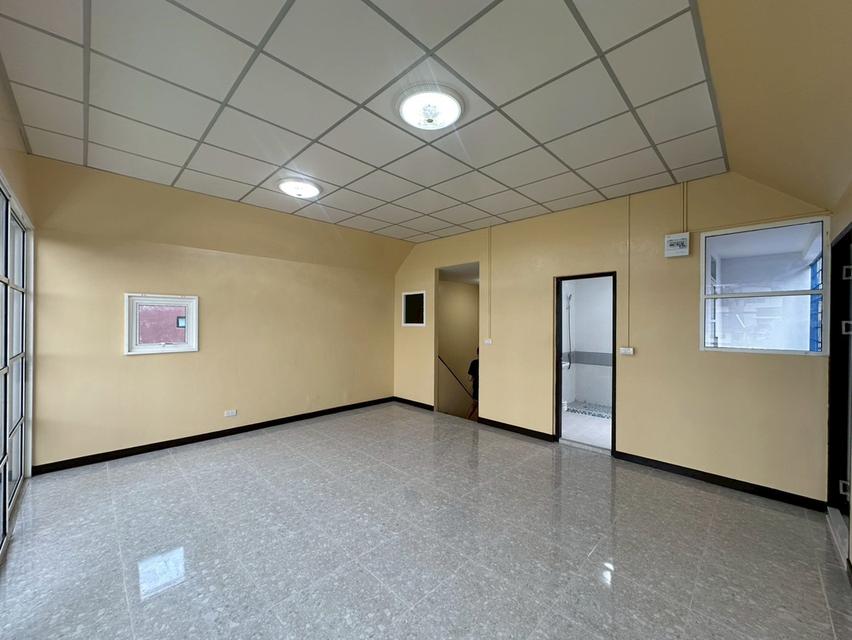 ให้เช่า!! ทาวน์โฮม 3 ชั้น บ้านลูกกอล์ฟ พรีเมี่ยม ( หลังมุมถนนเมน ) ตรงข้ามไม่ชนใคร เมืองทองธานี ปากเกร็ด รีโนเวทใหม่ บ้านพร้อมเช่าทันที 12