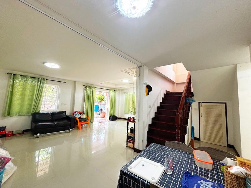 หมู่บ้านภิภาพร 2 ถนนเลียบคลอง 5 ต.คลองห้า อ.คลองหลวง จ. ปทุมธานี 10