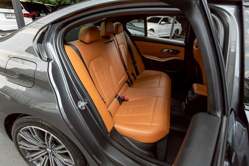 “BMW 320d M Sport“ ปี 2021 รหัส G20 รูปที่ 6