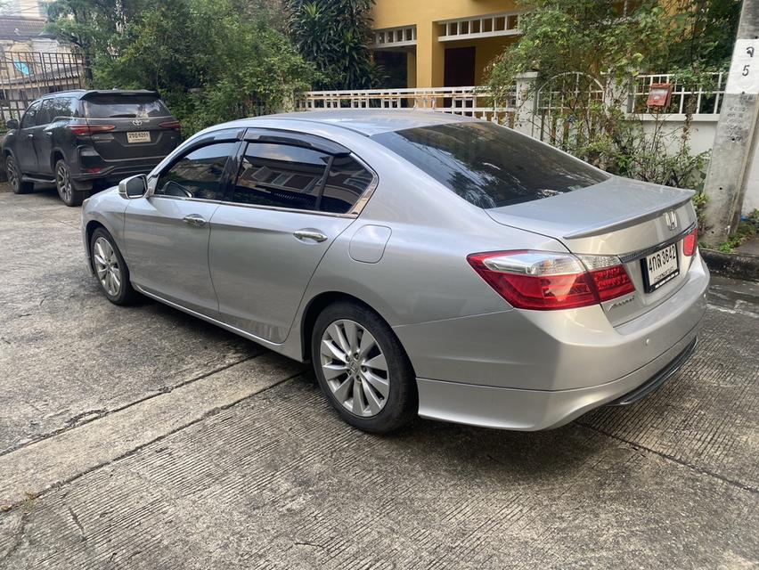 รถบ้านแท้ 100% มือเดียวออกห้าง รถเดิมๆ Honda accord 2.0 navigator รับประกันไม่มีชนหนัก จมน้ำ ผู้หญิงใช้ ไมล์น้อย เข้าศูนย์ตามระยะ