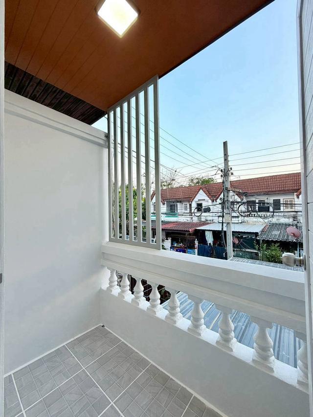 หมู่บ้านบัวทอง2  ติดรถไฟฟ้าสายสีม่วง สถานีคลองบางไผ่  ทาวน์เฮาส์ 2 ชั้น   ตกแต่งใหม่พร้อมอยู่ 20