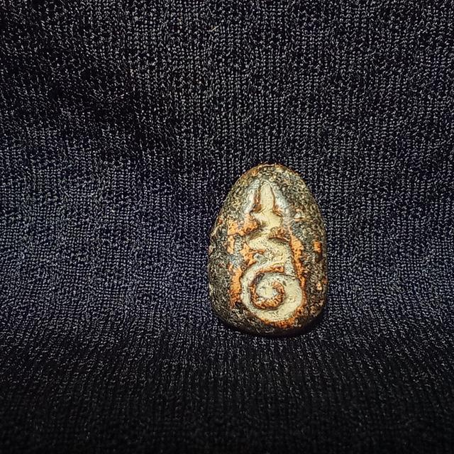 ชุดพระเม็ดน้อยหน่าหลังยันต์อุ เนื้อดิน กรุวัดศาลาปูน อยุธยา 6