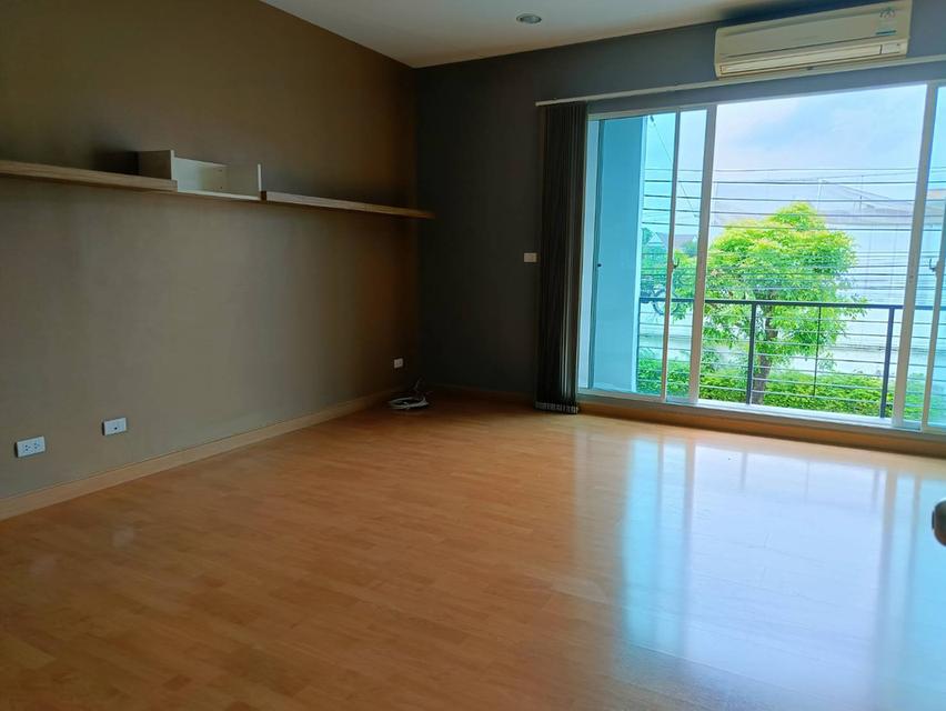 !! ขาย ทาวน์โฮมออฟฟิศ สวยสภาพดี บ้านกลางเมือง เอสเซ็นส์ศรีนครินทร์ 8