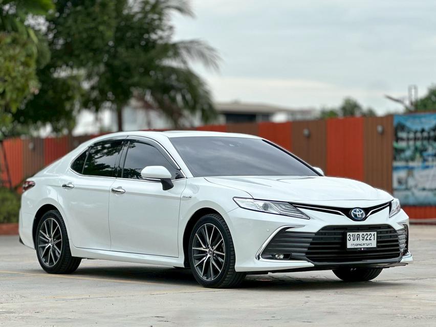 รหัสรถ PAT9221 Toyota Camry 2.5HEV Premium สีขาวมุก ปี 2022