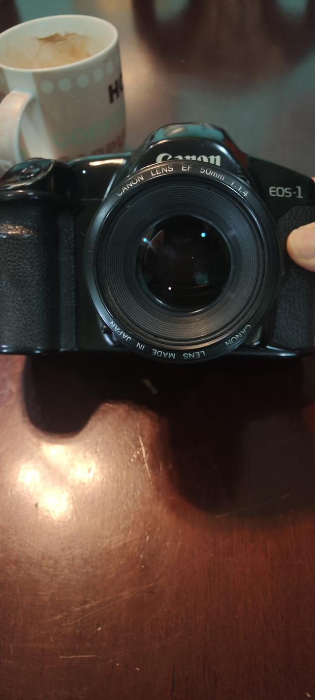 canon eos1 + canon EF 50mm 1.4 รูปที่ 4