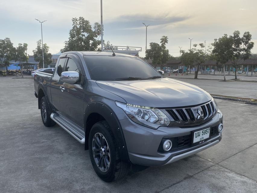 Mitsubishi triton สีเทา ปี 2017  3