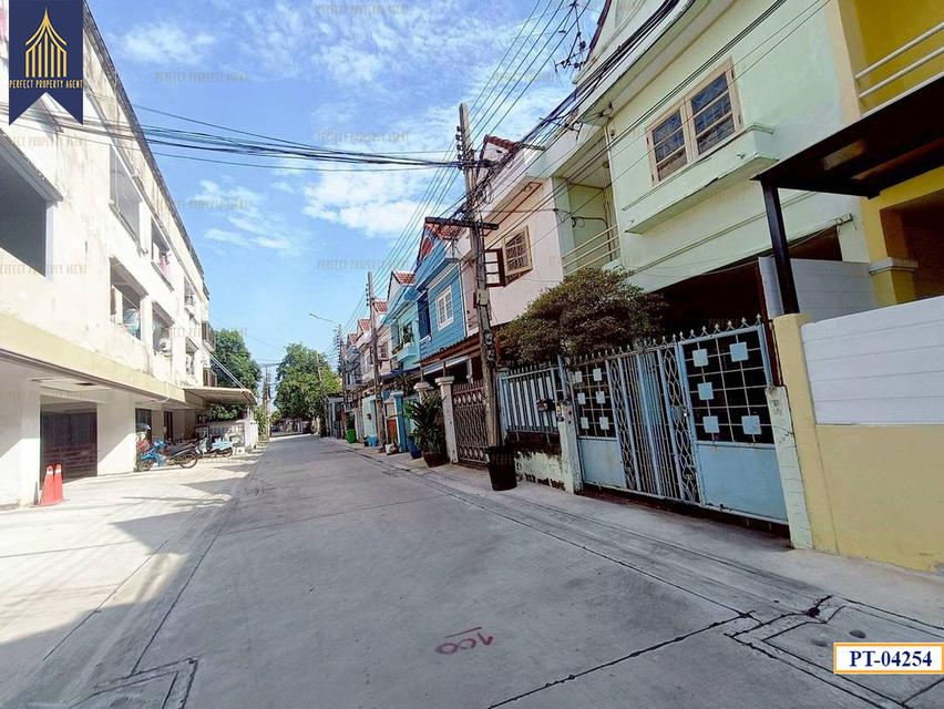 ขาย ทาวน์เฮ้าส์ เรวดี 3 ตลาดขวัญ นนทบุรี สไตล์โมเดิร์น แต่งใหม่ 2