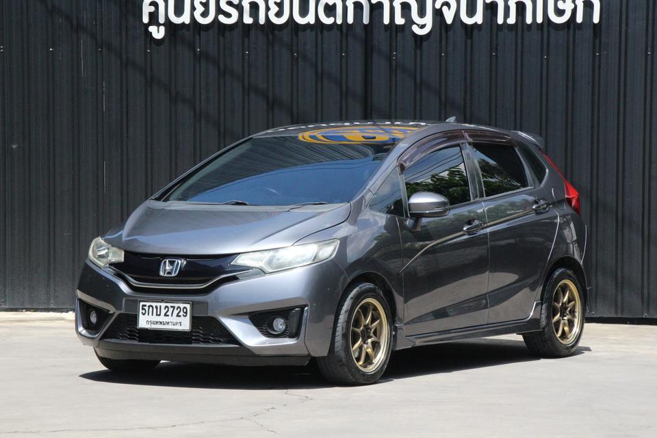 honda JAZZ 1.5 SV ปีจดทะเบียน 2016 