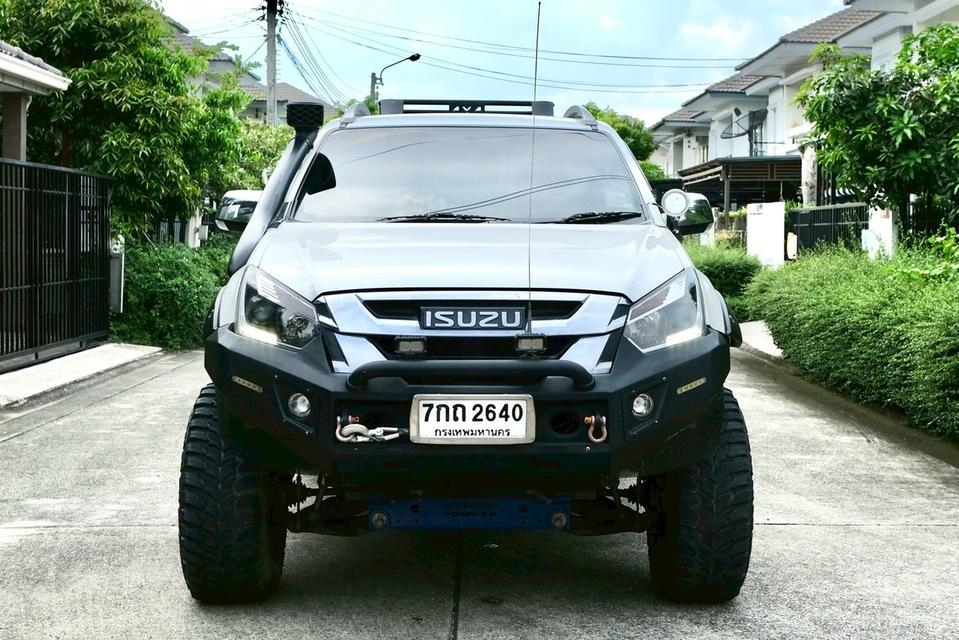 Isuzu D-max Vcross Z Prestige 3.0 4WD ไมล์ 81000 km.  3