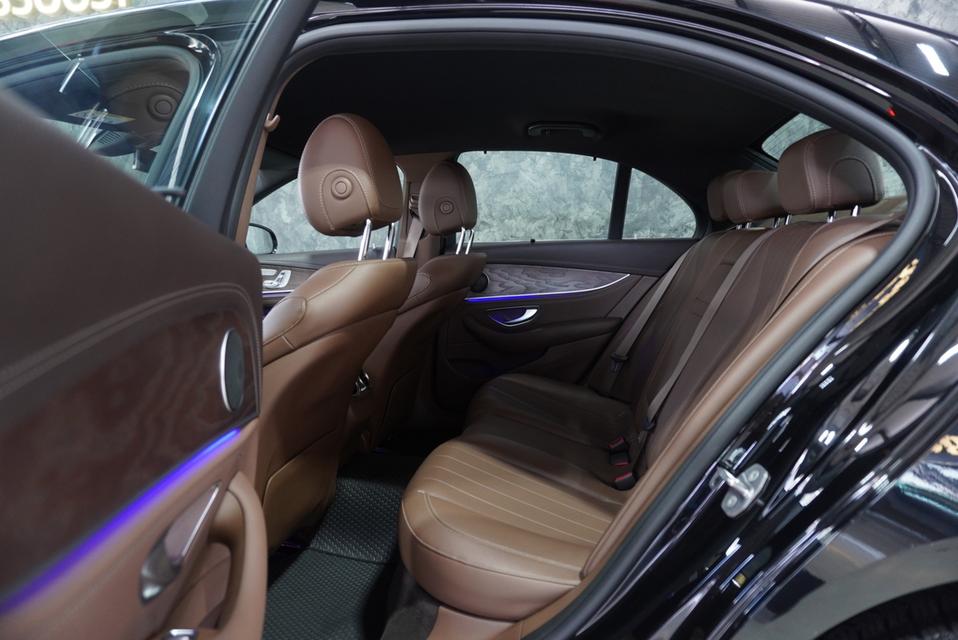 รหัสรถ JRS5379 Mercedes Benz E220d 2016 ดีเซล สีดำ 7
