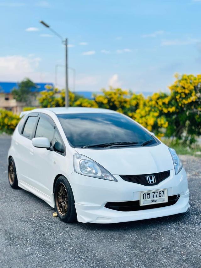 Honda Jazz GE 1.5 i-vteq ปี 2010 3