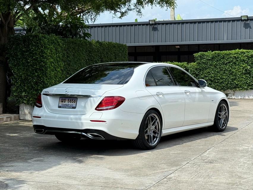 2018 BENZ E350e W213 AMG DYNAMIC รถมือเดียวออกป้ายแดง รถวิ่งน้อยเพียง 8X,XXX กม รถไม่เคยมีอุบัติเหตุครับ