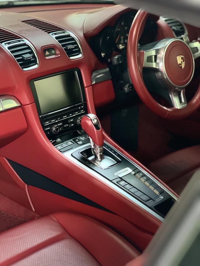 Porsche 981 Cayman ปี 2014