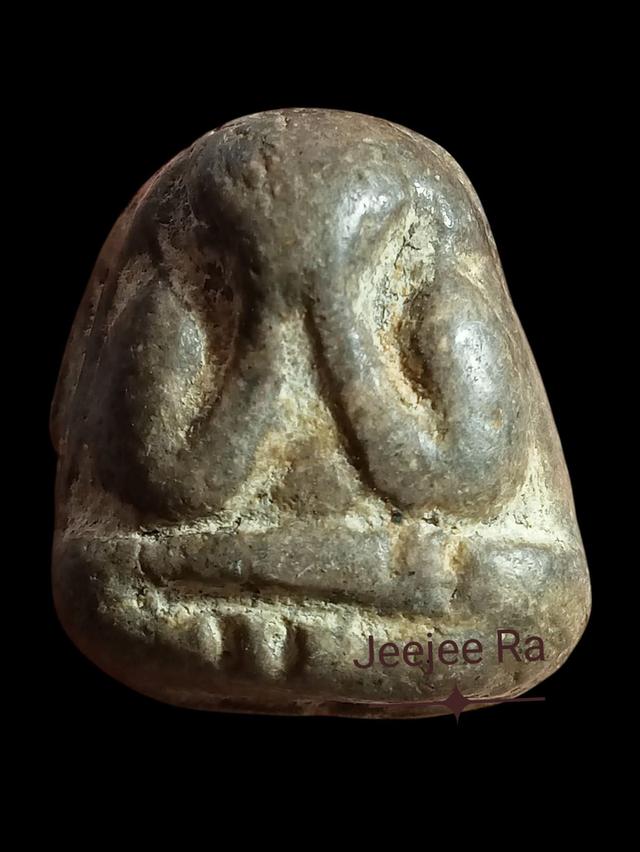 พระปิดตาพ่อแก้ววัดเครือวัลย์หลังแบบ