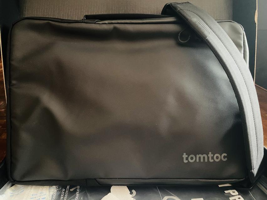 (มือ 1 ของแท้) TOMTOC กระเป๋าสะพายมีช่องใส่ iPAD และ laptop 16" รุ่น Defender ACE A04  5
