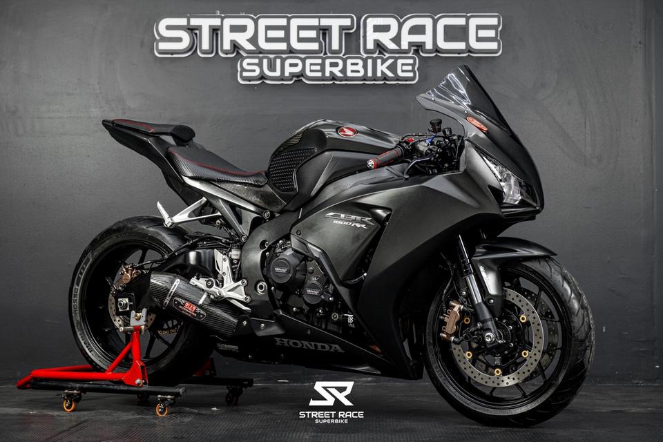 HONDA CBR1000RR 2016 สีดำ รถสภาพดี เครื่องแน่น