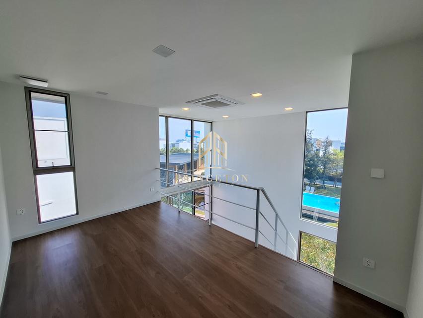 VIVE Rama 9 â Luxurious 3-Story Home in Modern Japanese Design 14