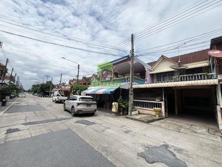 ทาวน์เฮ้าส์ 2 ชั้น หมู่บ้านอยู่เจริญ คลอง 2 ปทุมธานี 4 ห้องนอน 28.60 ตร.ว. 6