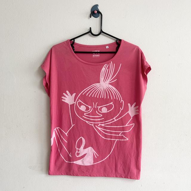ยุนิM เสื้อยืดหญิงแขนล้ำสีชมพูส้มลายมุมิน