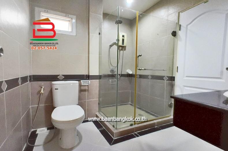 บ้านเดี่ยว 2 ชั้น โครงการ สกุลธร วัชรพล-รามอินทรา เนื้อที่ 55.5 ตรว. ใกล้ห้าแยกวัชรพล ถนนรามอินทรา แขวงท่าแร้ง เขตบางเขน กรุงเทพมหานคร 12