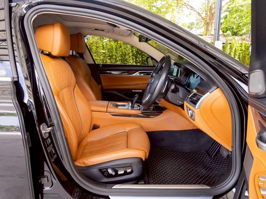 BMW 740LE xDrive Pure Excellence ปี จด 2018 18