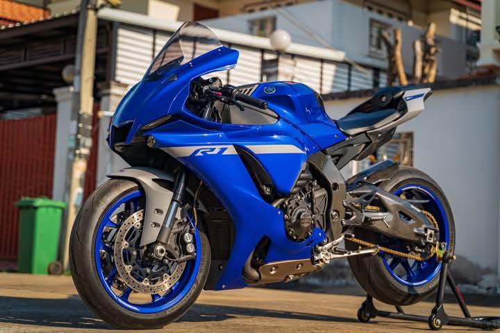 ขาย Yamaha R1 สุดเท่ 2