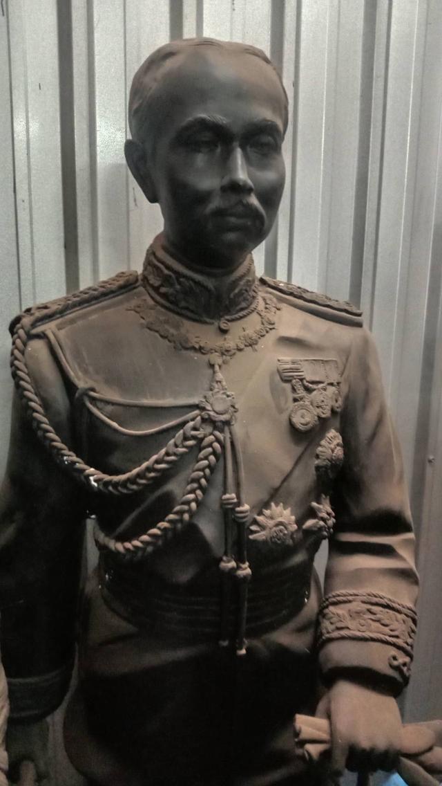 650.พระบรมรูปหล่อในหลวงรัชกาลที่ 5 พระบาทสมเด็จพระปรมินทรมหาจุฬาลงกรณ์ พระจุลจอมเกล้าเจ้าอยู่หัว (องค์ใหญ่) รูปที่ 2