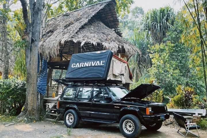 Jeep Cherokee สีดำ ปี 1995 3