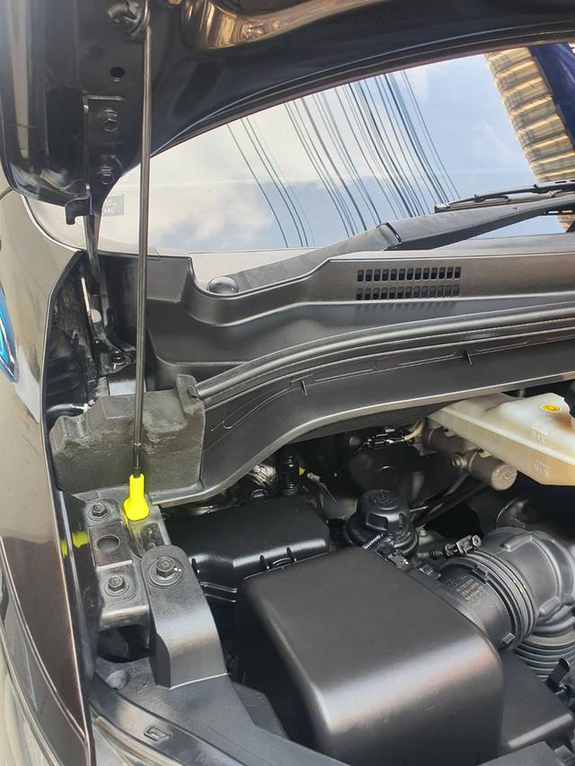 Hyundai H-1 2.5 Deluxe ปี 2019 สีน้ำตาลดำ รถมือ1 เช็คศูนย์ 11