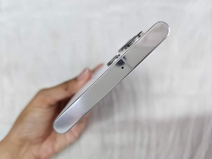 Samsung S22 Ultra  สีขาว 3
